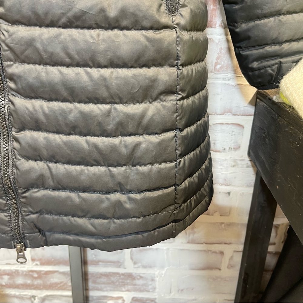 Eddie Bauer Women's small Black Puffer Coat - Picture 4 of 9